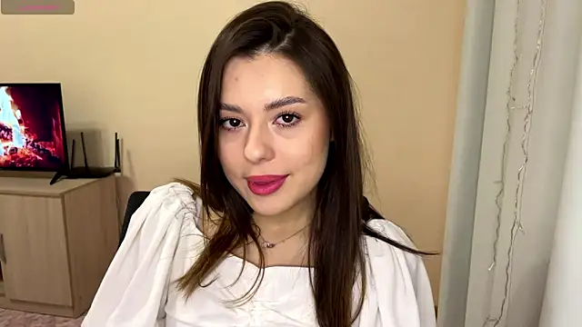 AlveraCappola online show from 10/22/25, 01:44