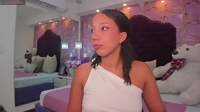 cloe 555 online show from 10/28/25, 10:12