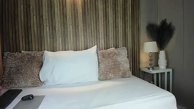 Snapshot of VanneCamiel chatting on 10/31/25, 11:33 VanneCamiel online show from 10/31/25, 11:33