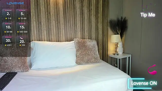 Snapshot of VanneCamiel chatting on 11/12/25, 11:32 VanneCamiel online show from 11/12/25, 11:32