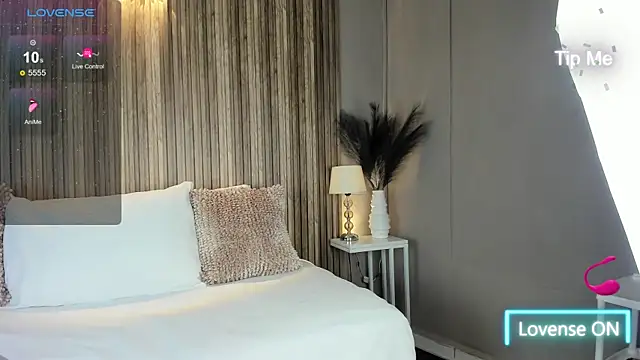 Snapshot of VanneCamiel chatting on 11/18/25, 11:36 VanneCamiel online show from 11/18/25, 11:36