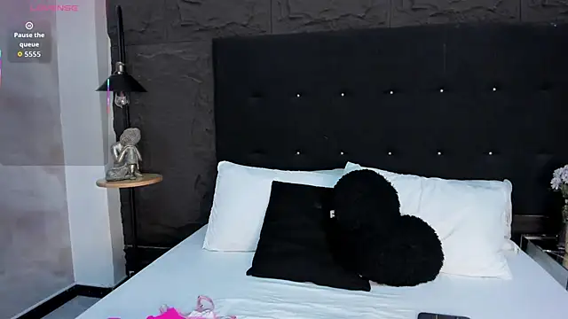 ChlooeScott online show from 10/22/25, 12:49