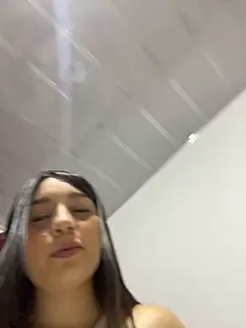 Snapshot of __Lorelain__ chatting on 10/28/25, 11:18 Lorelain online show from 10/28/25, 11:18