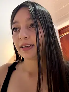 Snapshot of __Lorelain__ chatting on 11/26/25, 09:49 Lorelain online show from 11/26/25, 09:49