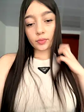 Snapshot of __Lorelain__ chatting on 12/02/25, 08:04 Lorelain online show from 12/02/25, 08:04