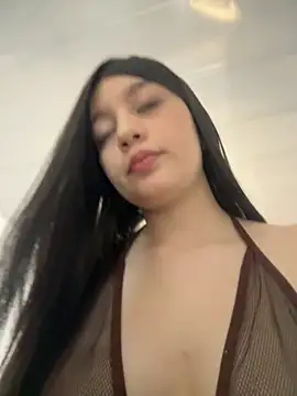 Snapshot of __Lorelain__ chatting on 12/05/25, 09:00 Lorelain online show from 12/05/25, 09:00