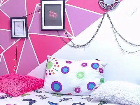 Tifany Adams online show from 10/24/25, 08:27