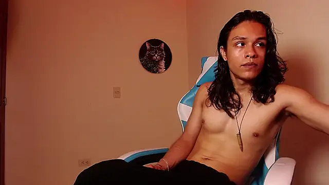 tom 1945 online show from 10/23/25, 04:12