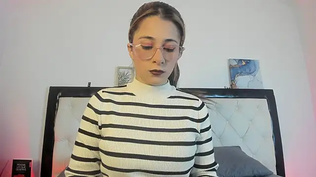 Sara Roades online show from 10/30/25, 09:37