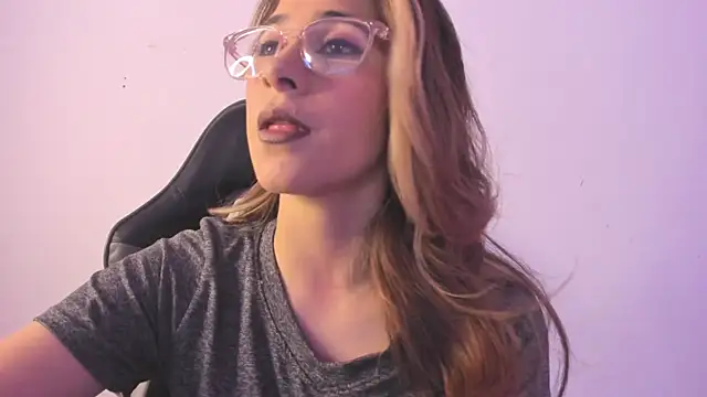 Sara Roades online show from 11/12/25, 07:57