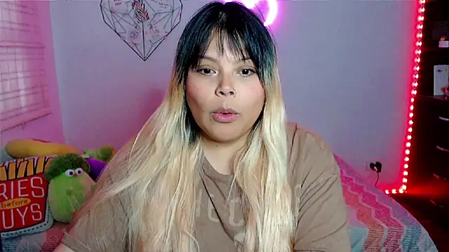 Snapshot of EllieMoonX chatting on 03/03/26, 10:59 EllieMoonX online show from 03/03/26, 10:59