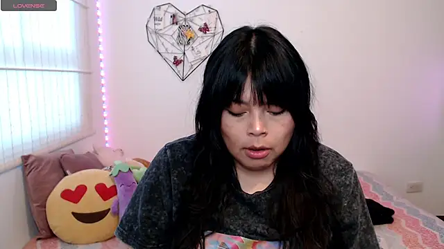 Snapshot of EllieMoonX chatting on 05/29/26, 10:30 EllieMoonX online show from 05/29/26, 10:30