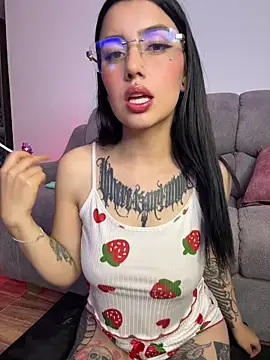 Lucy 699 online show from 05/15/26, 06:42