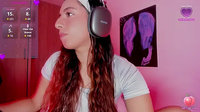 Snapshot of Meganthomson chatting on 11/16/25, 02:50 Meganthomson online show from 11/16/25, 02:50