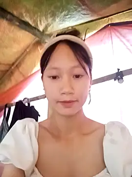 minachao- online show from 10/25/25, 02:19