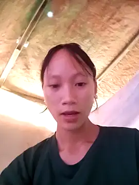 Snapshot of minachao- chatting on 10/31/25, 03:07 minachao- online show from 10/31/25, 03:07