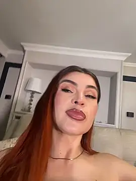 AbrilColls  online show from 06/10/26, 12:55