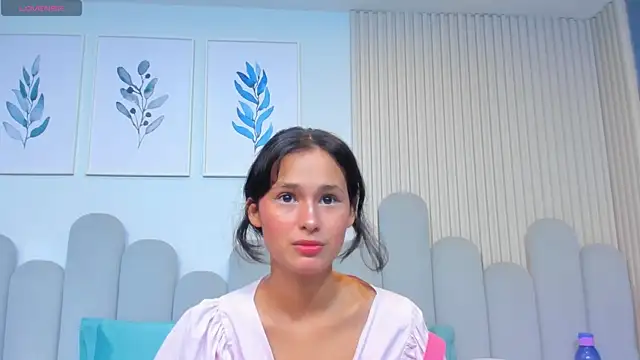 Snapshot of luly_dreams chatting on 06/05/26, 11:27 luly dreams online show from 06/05/26, 11:27