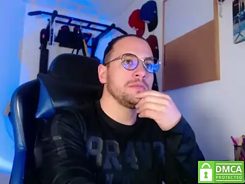 Snapshot of kurt_xx chatting on 10/30/25, 01:12 kurt xx online show from 10/30/25, 01:12