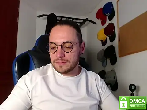 Snapshot of kurt_xx chatting on 11/04/25, 01:10 kurt xx online show from 11/04/25, 01:10