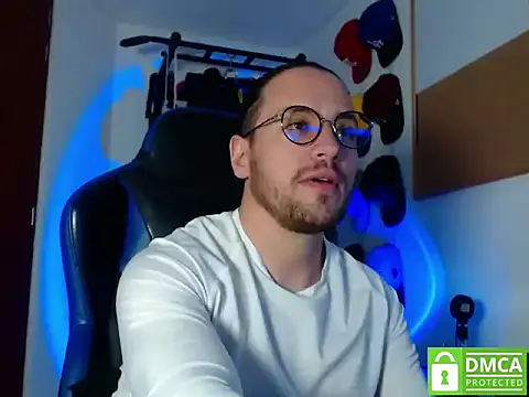 Snapshot of kurt_xx chatting on 11/05/25, 03:06 kurt xx online show from 11/05/25, 03:06