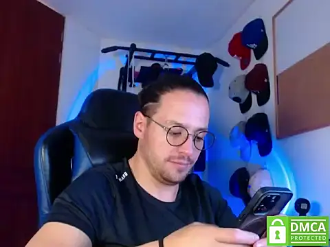 Snapshot of kurt_xx chatting on 11/05/25, 03:12 kurt xx online show from 11/05/25, 03:12