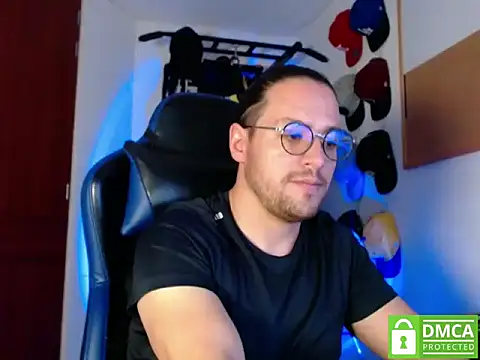 Snapshot of kurt_xx chatting on 11/08/25, 02:06 kurt xx online show from 11/08/25, 02:06