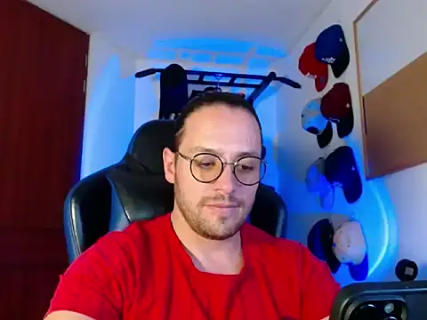 Snapshot of kurt_xx chatting on 11/15/25, 01:58 kurt xx online show from 11/15/25, 01:58