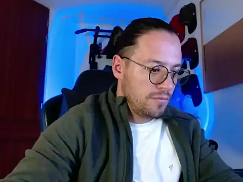 Snapshot of kurt_xx chatting on 12/03/25, 08:45 kurt xx online show from 12/03/25, 08:45