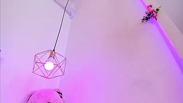 Nara Pink online show from 11/04/25, 08:19