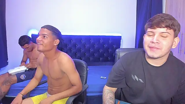 Snapshot of isaac_master77 chatting on 10/25/25, 03:03 isaac master77 online show from 10/25/25, 03:03