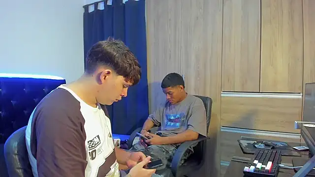 isaac master77 online show from 11/07/25, 03:39