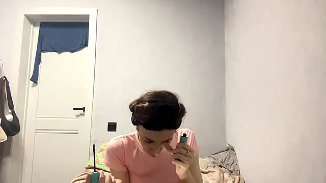 WildPeachh online show from 10/28/25, 06:21