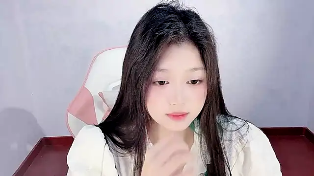 Snapshot of -chenchen chatting on 10/18/25, 02:18 -chenchen online show from 10/18/25, 02:18