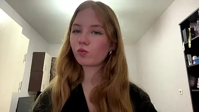 KylaDutkiewicz online show from 10/29/25, 05:14