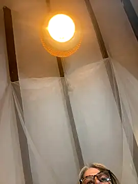 Snapshot of Wild-RosaBlue chatting on 10/17/25, 06:10 Wild-RosaBlue online show from 10/17/25, 06:10