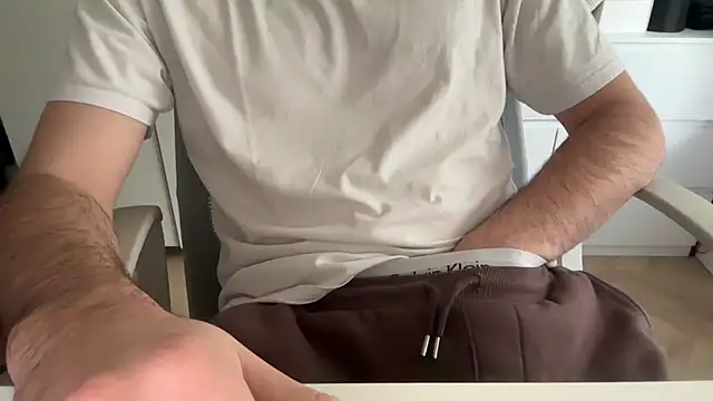 Snapshot of matrixx_9 chatting on 11/06/25, 01:01 matrixx 9 online show from 11/06/25, 01:01