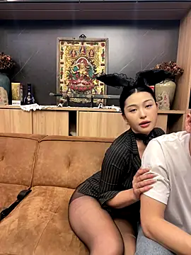 Snapshot of zhenzhen666 chatting on 11/06/25, 03:57 zhenzhen666 online show from 11/06/25, 03:57