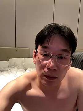 Snapshot of zhenzhen666 chatting on 11/08/25, 03:23 zhenzhen666 online show from 11/08/25, 03:23