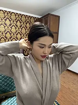 Snapshot of zhenzhen666 chatting on 11/24/25, 12:49 zhenzhen666 online show from 11/24/25, 12:49