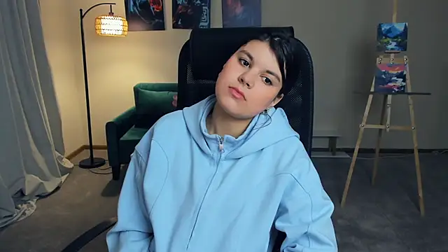 Snapshot of NicolaAlsaqri chatting on 10/14/25, 07:31 NicolaAlsaqri online show from 10/14/25, 07:31