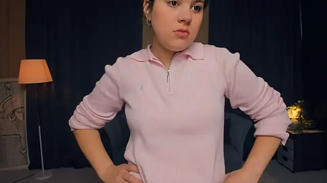 Snapshot of NicolaAlsaqri chatting on 10/30/25, 07:32 NicolaAlsaqri online show from 10/30/25, 07:32