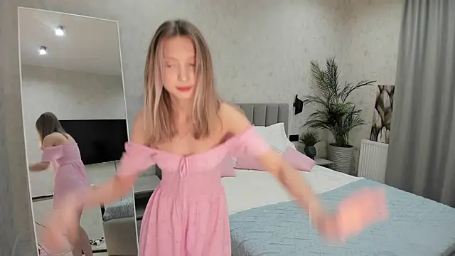 Snapshot of paradi_see chatting on 10/16/25, 08:37 paradi see online show from 10/16/25, 08:37