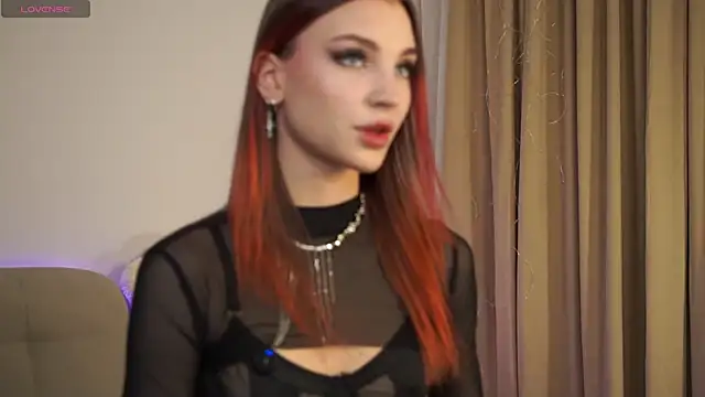 Snapshot of beckymadsons chatting on 10/12/25, 03:11 beckymadsons online show from 10/12/25, 03:11