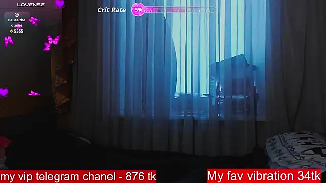 Snapshot of ArianaLight chatting on 11/18/25, 01:04 ArianaLight online show from 11/18/25, 01:04