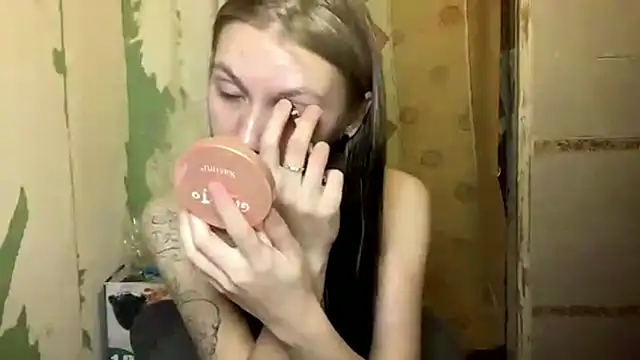 ArianeBhayani online show from 10/31/25, 09:16