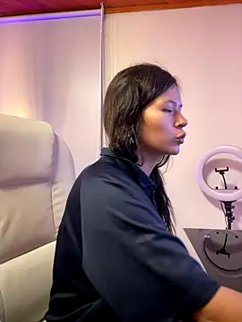 Ninfa pink online show from 11/21/25, 09:13