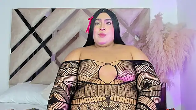 Snapshot of TamiTS chatting on 10/18/25, 06:19 TamiTS online show from 10/18/25, 06:19