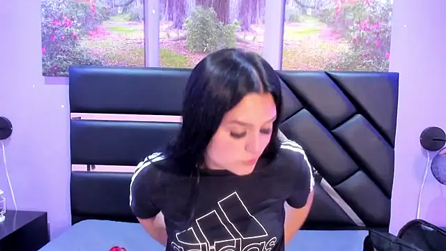 GAbrielaBotero online show from 11/13/25, 07:35