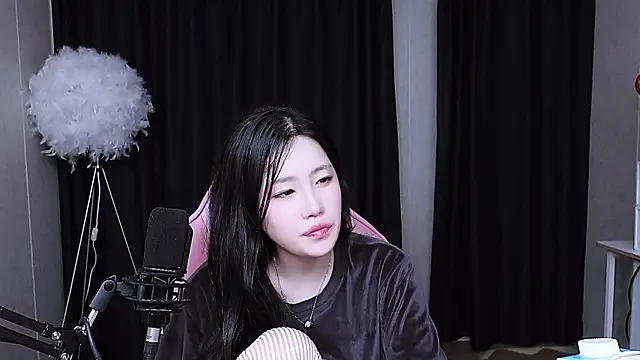 Snapshot of MISA_02 chatting on 11/03/25, 12:50 MISA 02 online show from 11/03/25, 12:50